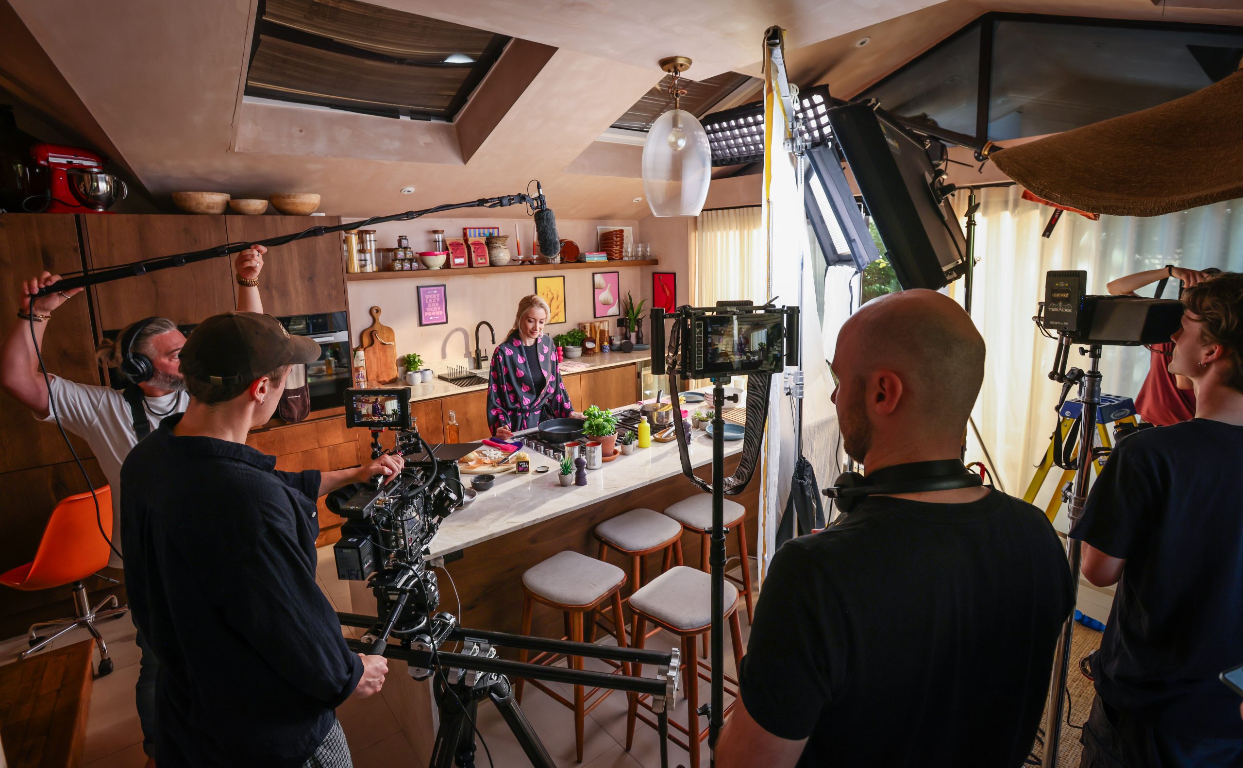 Behind the scenes still from the Very Lazy shoot